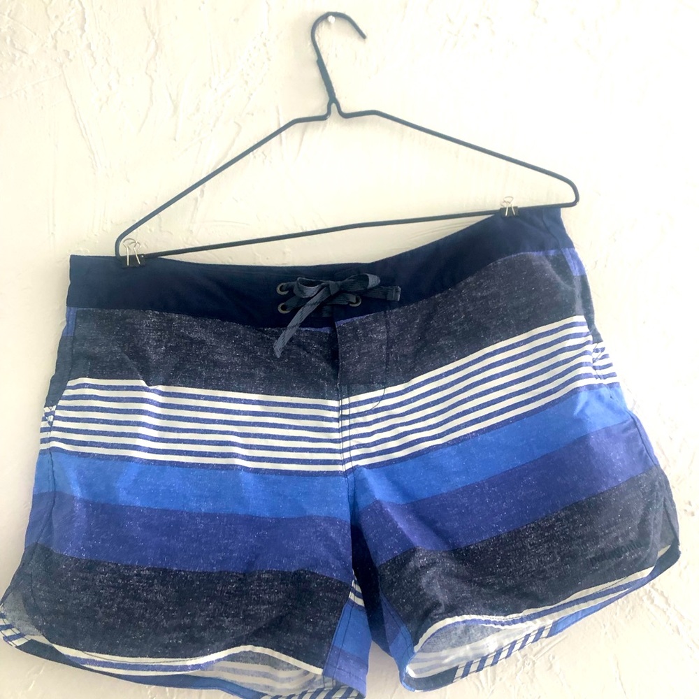 Patagonia Wavefarer board shorts, women’s 10.